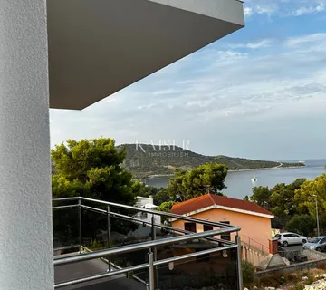 PRIMOŠTEN – EKSKLUZIVAN PENTHOUSE U NOVOGRADNJI, 200M OD MORA - cover