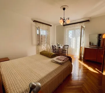 Opatija, Lovran – Etaža obiteljske kuće s terasom i okućnicom u centru - cover