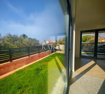 Istra, Banjole- stan 50m2 u novogradnji s vrtom i parkingom - cover