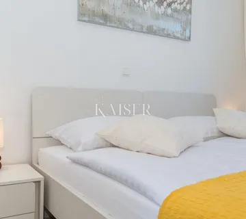 Sukošan, Zadar - Prostrani dvosobni apartman s dvije lođe i pogledom na more - cover