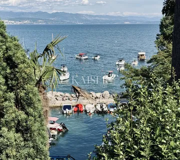 Opatija – Garsonijera od 15 m2 u centru, 1. red do mora - cover
