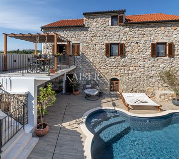 Otok Krk, Risika - luksuzna villa sa bazenom - cover