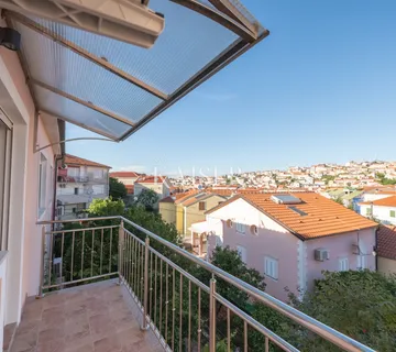 Mali Lošinj - renovirani stan i studio apartman, blizina mora - cover