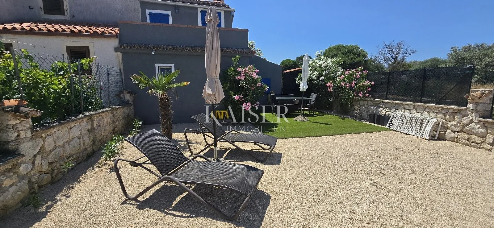 Punta Križa, kamena kuća u nizu s terasom i pogledom na more - cover