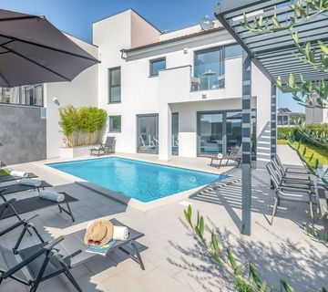 Medulin - luksuzna kuća 150m od mora, 270m2, pogled na more - cover