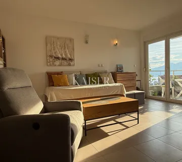 Rijeka, Hosti - predivan stan sa panoramskim pogledom na more - cover