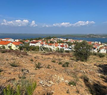 Šibenik- 7100 m2 građevinsko zemljište 200 m od mora - cover