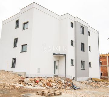 Novi Vinodolski - stan na 1. katu S4 novogradnja 66m2 - cover