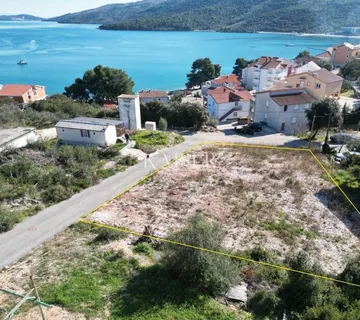 Trogir - MARINA – GRAĐEVINSKO ZEMLJIŠTE S PROJEKTOM I DOZVOLOM, 2. RED DO MORA - cover