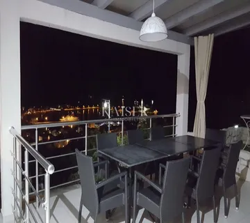 Otok Vis - vila s prekrasnim pogledom na more - cover