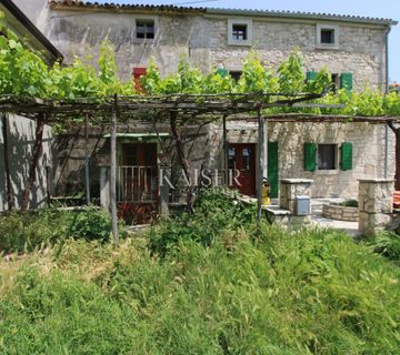 Istra, Labin- kuća 60m2 za kompletnu adaptaciju na mirnoj lokaciji   - cover