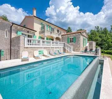 Istra - Pazin, okolica - vila s bazenom, 230 m2 - Lovrin, Pazin