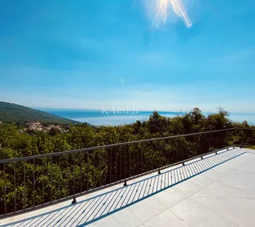 Lovran, Oprič – Novoizgrađeni stan sa velikim terasama i prekrasnim pogledom - cover