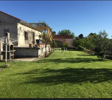 Otok Krk- Samostojeća kuća s pogledom na more i velikim vrtom - cover