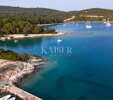 Mali Lošinj - građevinsko zemljište uz more, 729 m2 - Artatore, Mali Lošinj