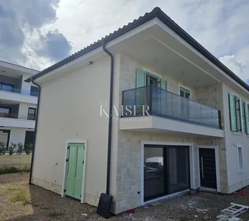 Otok Krk, Malinska - dvojna kuća sa bazenom, 140m2 - cover