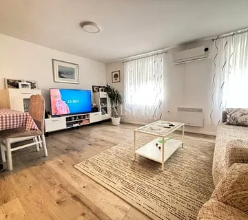 Otok Pag – Kolan kuća 2 jedinice dvorište parking - cover