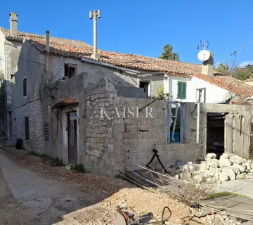 Otok Cres-Lošinj, Osor, ruševina s projektom u srcu antičkog grada - cover