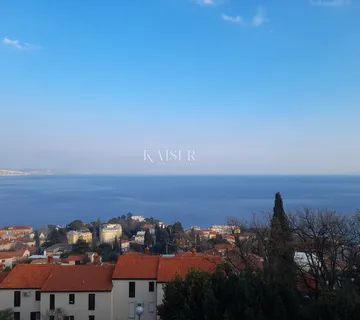 Opatija, stan na II katu s pogledom na Opatiju