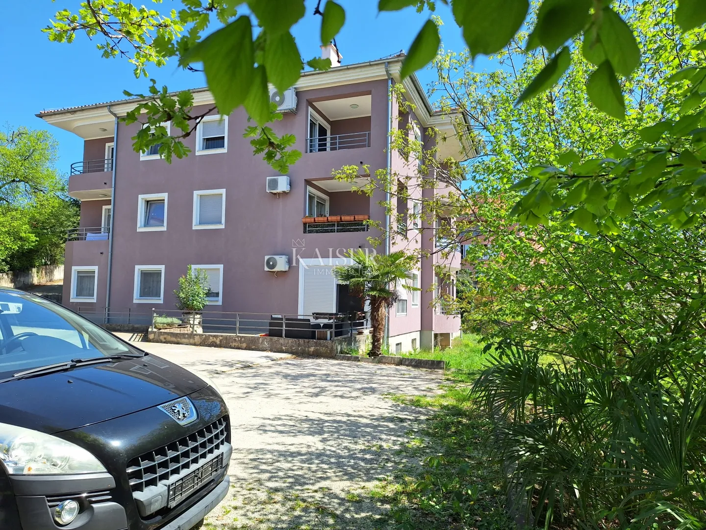 Kastav, 3S+DB s parkingom i tri terase - cover