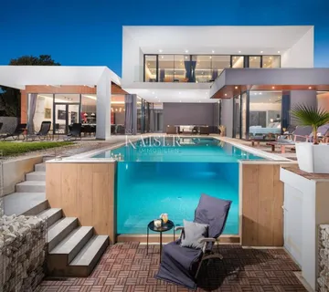 Istra, Medulin - luksuzna vila s pogledom na more, 384 m2 - cover