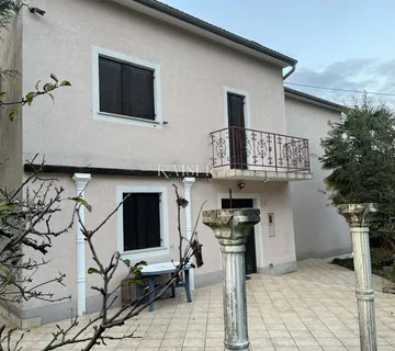 Matulji, Rukavac - prostrana kuća s više stambenih jedinica - cover