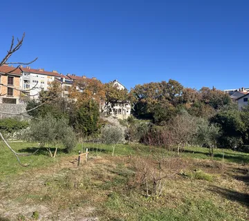 Srdoči - Građevinsko zemljište u samom centru! 990 m2 - Rijeka