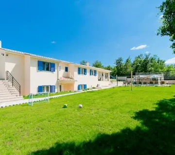 Istra, Labin - mediteranska vila s bazenom, 215 m2