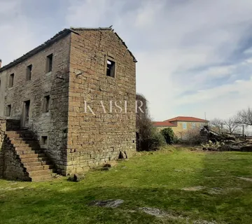 Buje - kamena kuća s ogromnim potencijalom