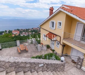 Lovran, Liganj – Kuća s 3 stana, bazenom i pogledom na more - cover