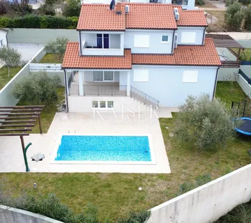 Istra, Rabac - kuća s pogledom na more i bazenom, 220 m2 - Labin