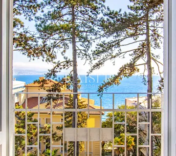 Opatija, raskošan stan u vili s pogledom na more