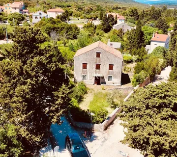 Nerezine, otok Lošinj - kamena kuća s pogledom na more - cover