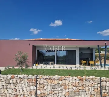 Istra, Tinjan - prizemnica s bazenom - cover