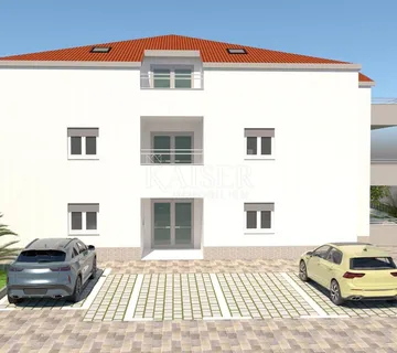 Trogir, Marina- stan u novogradnji nadomak mora