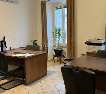 Pula, Istra- poslovni prostor 40m2 u strogom centru grada - cover
