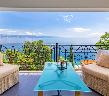 Opatija - Luksuzni Penthouse drugi red do mora