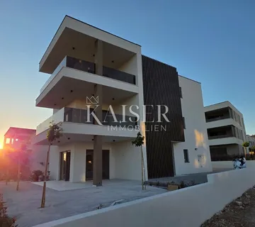 Vodice, Šibenik - Luksuzan trosoban penthouse s velikom terasom i pogledom na more, Vodice - cover