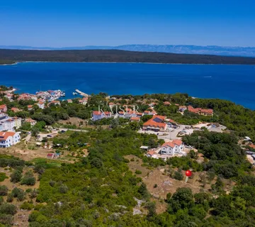 Nerezine, otok Lošinj - atraktivno građevinsko zemljište 450 m2 - cover