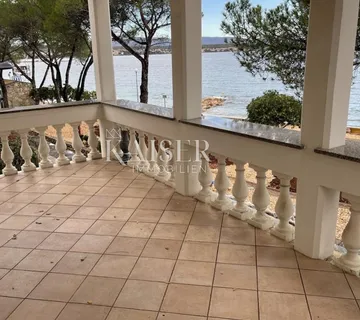 Otok Krk, Malinska - Stan 4S+DB, prvi red do mora - cover