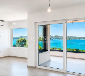 Istra, Medulin- penthouse 104 m2 prvi red do mora