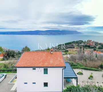 Istra, okolica Brseča - kuća s dva stana i bazenom, 150 m2 - Brseč, Mošćenička Draga