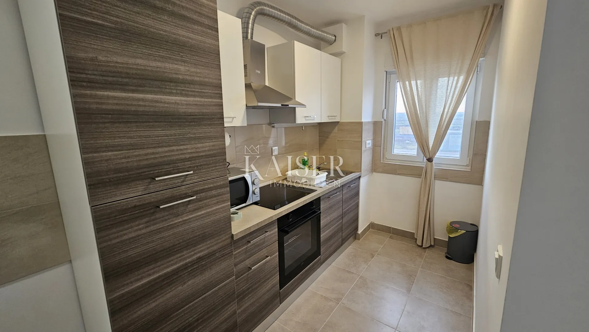 Umag, Istra, stan u novogradnji sa kompletnim namještajem - cover