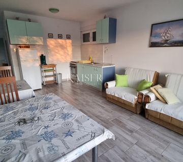 Novi Vinodolski, Povile - etaža kuće sa dva stana - cover