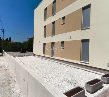 Sukošan, Zadar-Obiteljska oaza s velikim vrtom, 30 m od mora