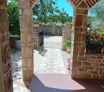Istra - Poreč, renovirana kamena kuća