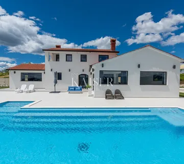 Istra, Buzet - luksuzna vila, 210m2, sa jedinstvenim pogledom