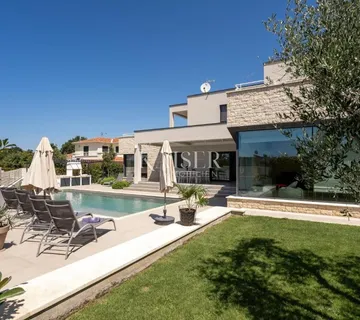 Istra - Poreč, predivna luksuzna vila sa pogledom na more - cover