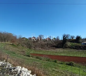 Istra, Loborika- građevinsko zemljište 2700m2 velikim potencijalom - cover