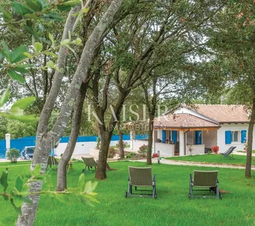 Istra - Rovinj, kuća uz more, 82m2